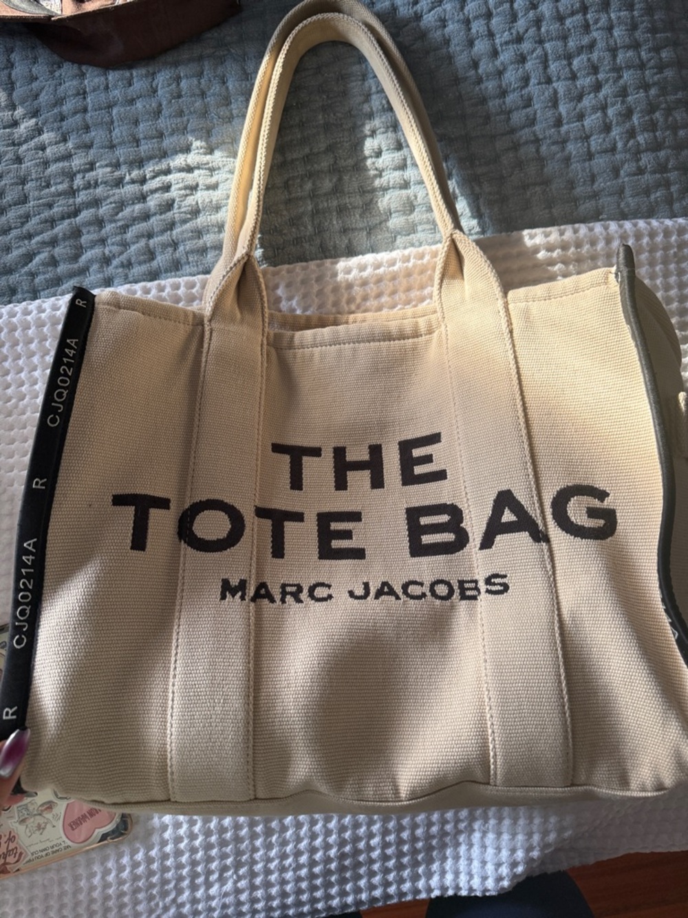 Marc Jacobs Beige Canvas 'The Tote Bag' with Black Logo - Picture 5 of 13